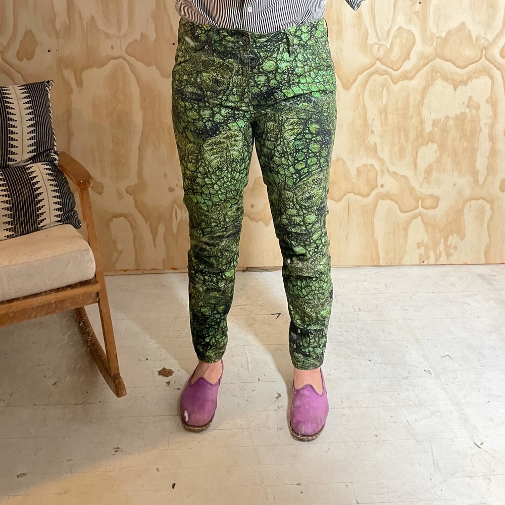 Limited edition pattern pants